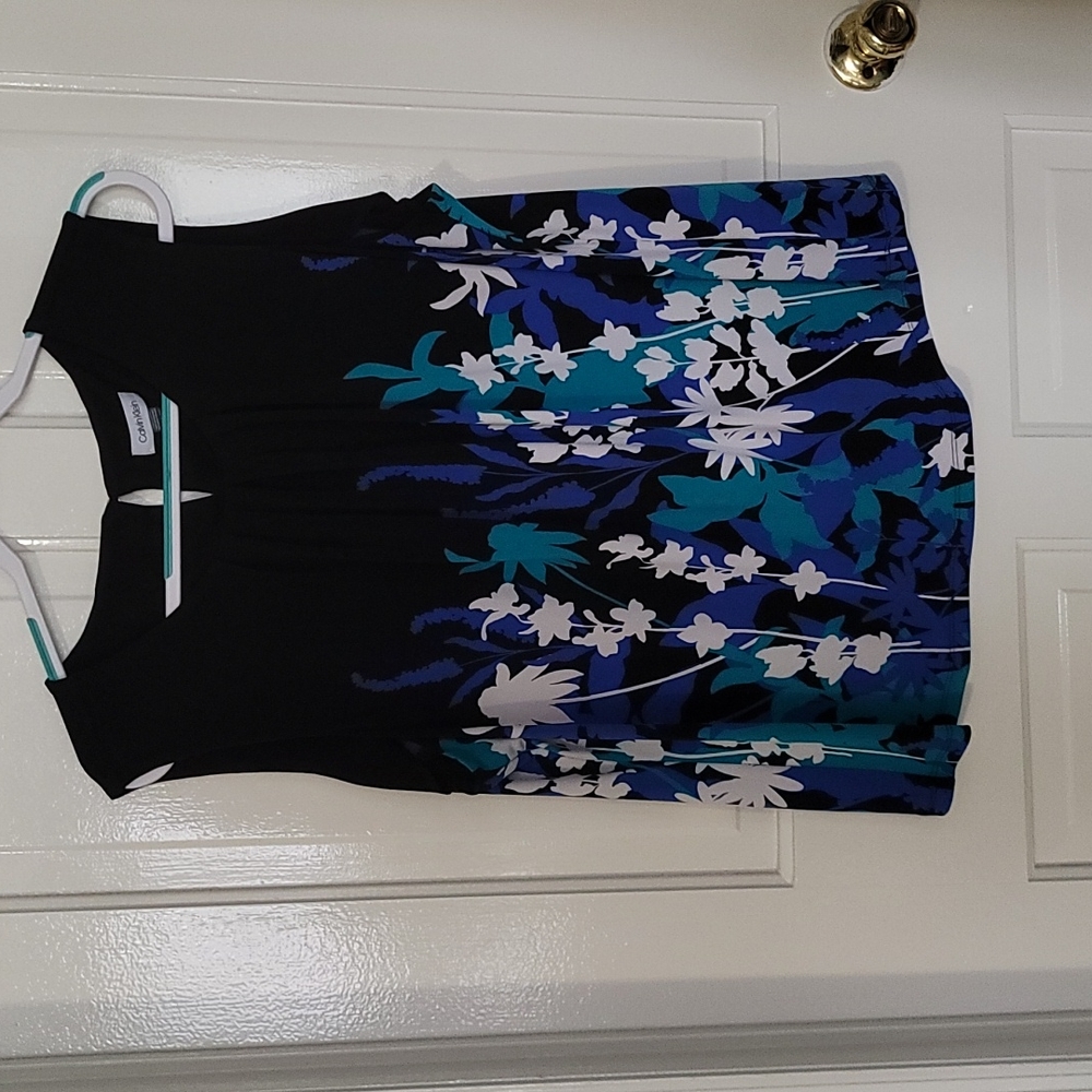 Ladies sleeveless blouse